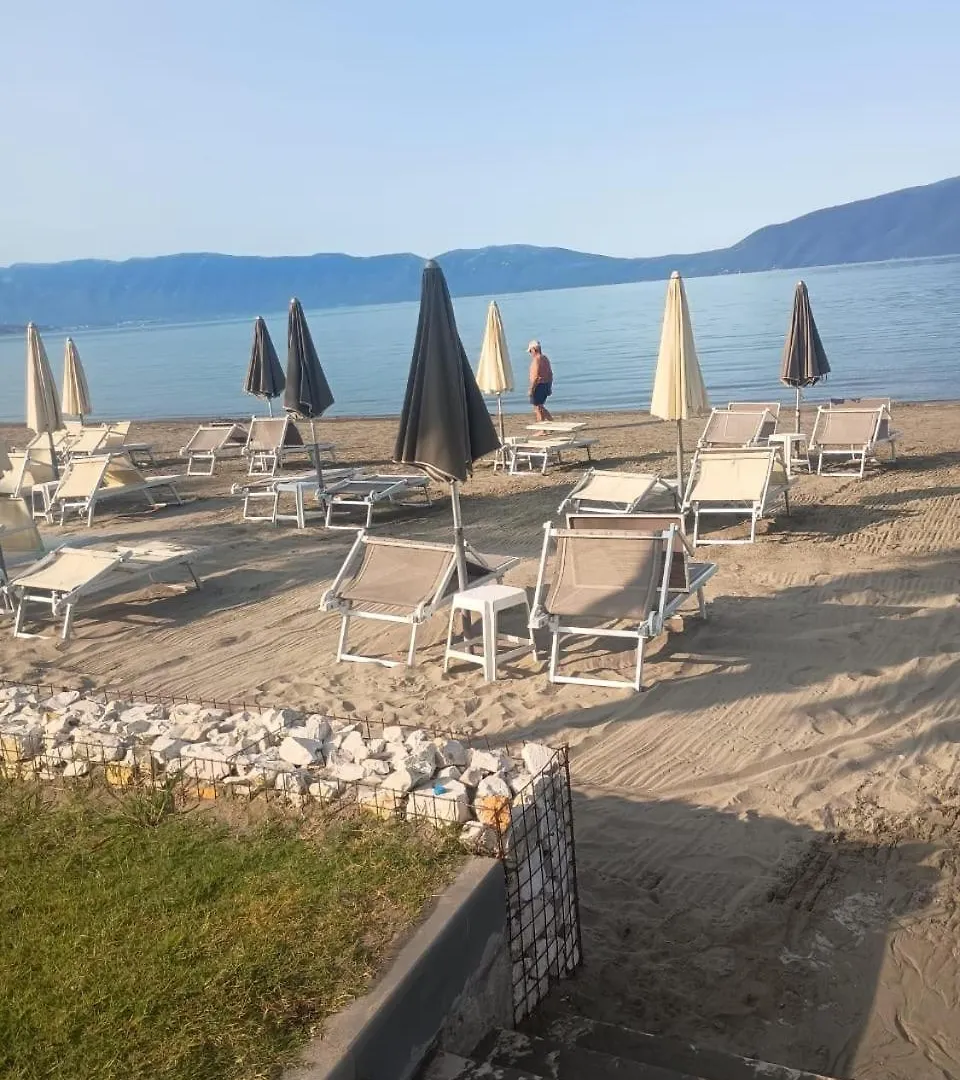 Beach House Vlorë Feriehus